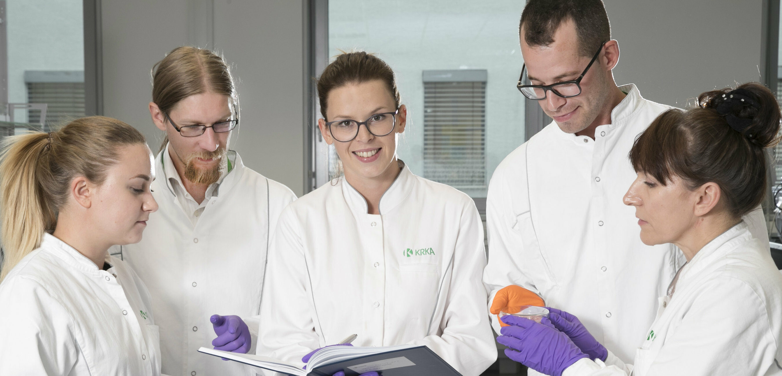 ΓΙΝΕΤΕ ΜΕΛΟΣ ΜΙΑΣ ΑΦΟΣΙΩΜΕΝΗΣ ΟΜΑΔΑΣ